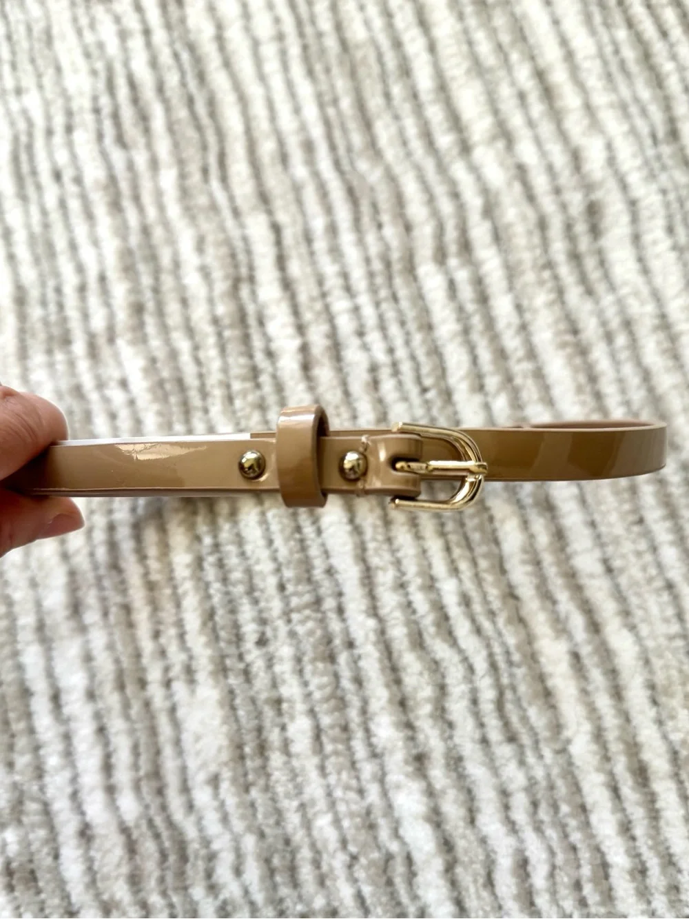 Ann Taylor Nude Beige Patent Skinny Belt Gold Dome Studs Size S NWT - Picture 1 of 6